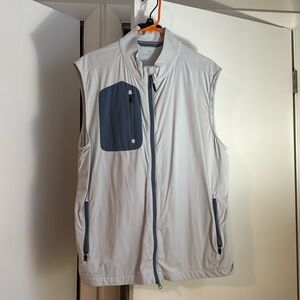 Southern Tide performance vest size XL